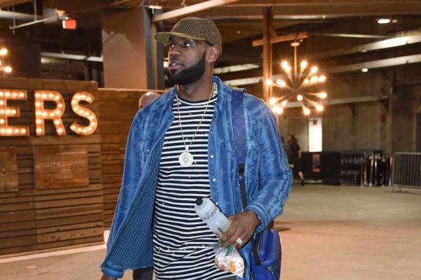 TA：当主帅坚持足球理念时，曼联和其他球队高层不应感到意外