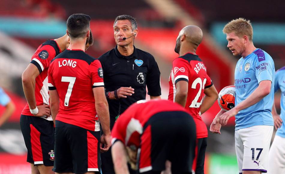 中超：广州队客场3-0横扫深圳队