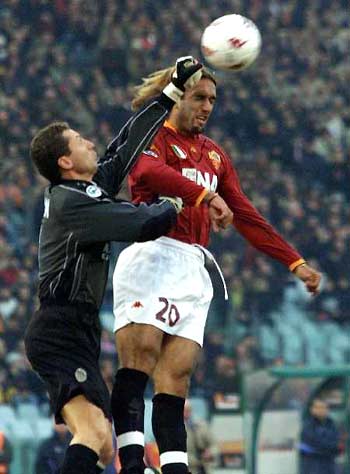 曼联球迷组织将在对富勒姆时抗议：拉特克利夫像个无能的小丑