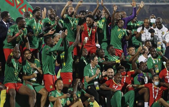 残阵活塞15分大胜公牛，斯图尔特狂砍31分创生涯新高，东部第一底蕴尽显！